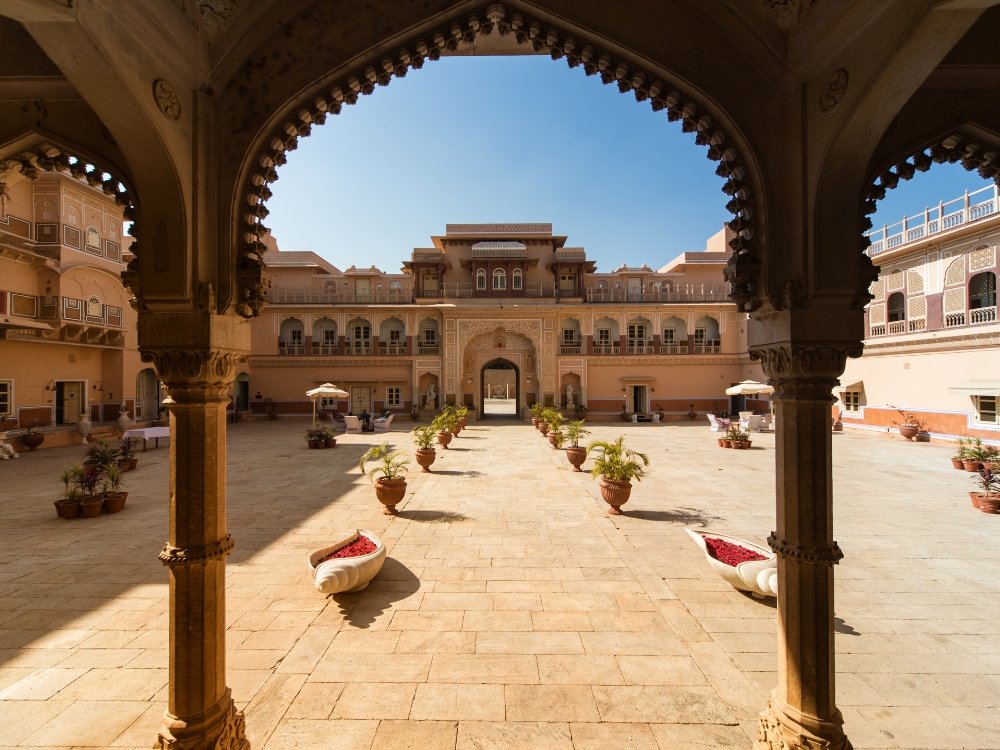 Traditional vs Modern: Understanding the Evolution of Architectural Styles in India and USA