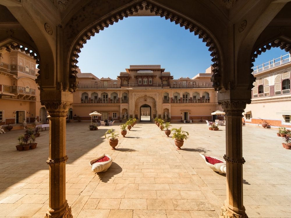 Traditional vs Modern: Understanding the Evolution of Architectural Styles in India and USA